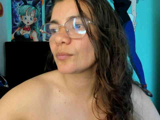 bulma-hot- webcam