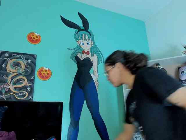 bulma-hot- webcam