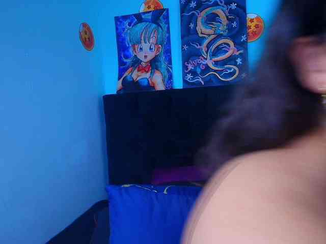 bulma-hot- webcam