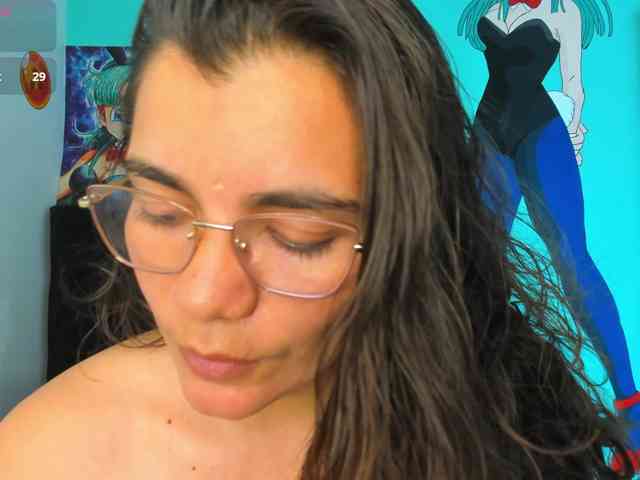 bulma-hot- webcam