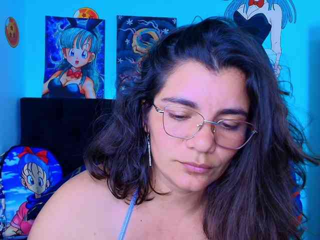 bulma-hot- webcam