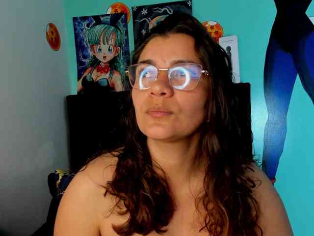 bulma-hot- webcam