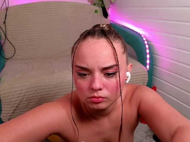 misss-vikki from BongaCams