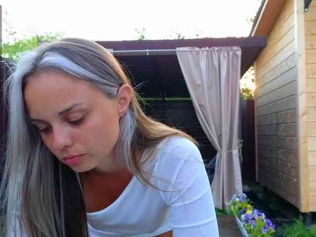 misss-vikki Live Webcam on BongaCams