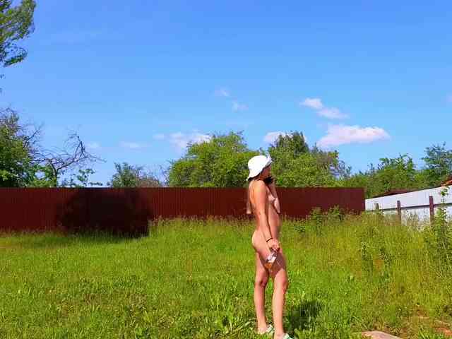 misss-vikki Live Webcam on BongaCams