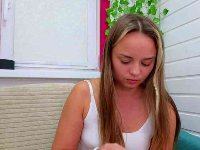misss-vikki Live Webcam on BongaCams
