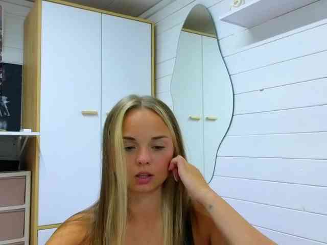 misss-vikki webcam
