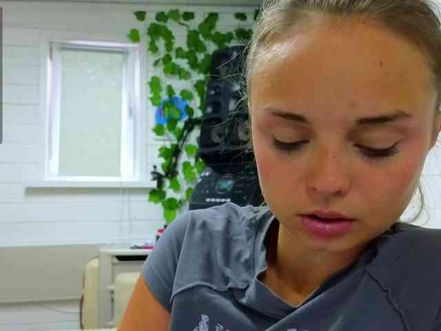 misss-vikki webcam