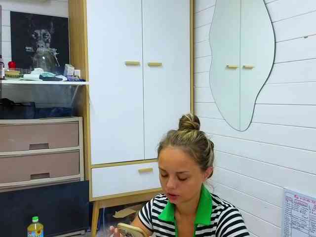 misss-vikki webcam