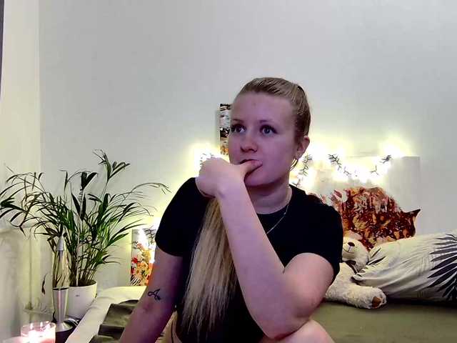 xmileygreyx's BongaCams show and profile