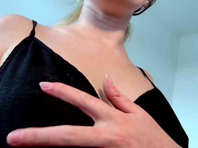 MILEY_GREY webcam