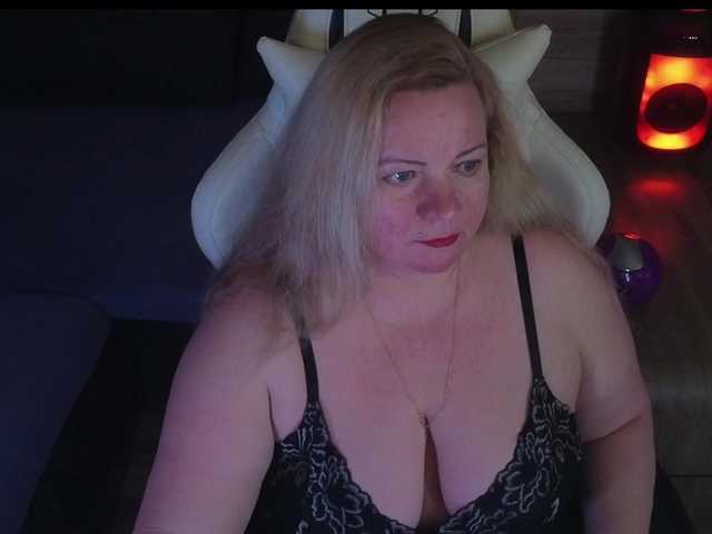 Molligspielle ist ein heißes deutsches Camgirl, das auf dich im Live-Chat wartet