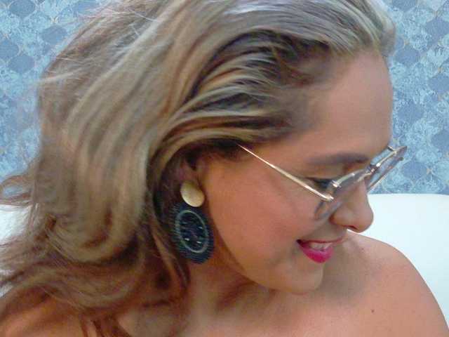 MarylinsVega's BongaCams show and profile