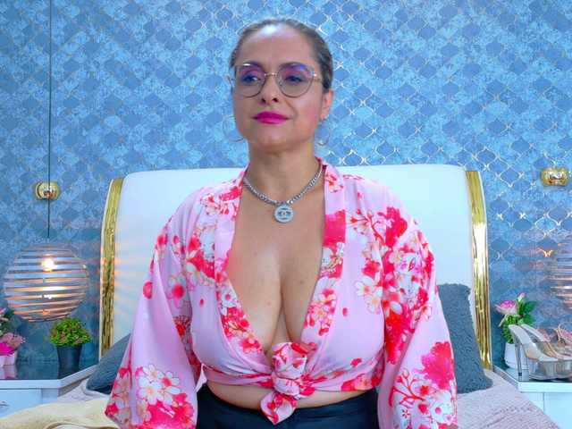 MarylinsVega's BongaCams show and profile