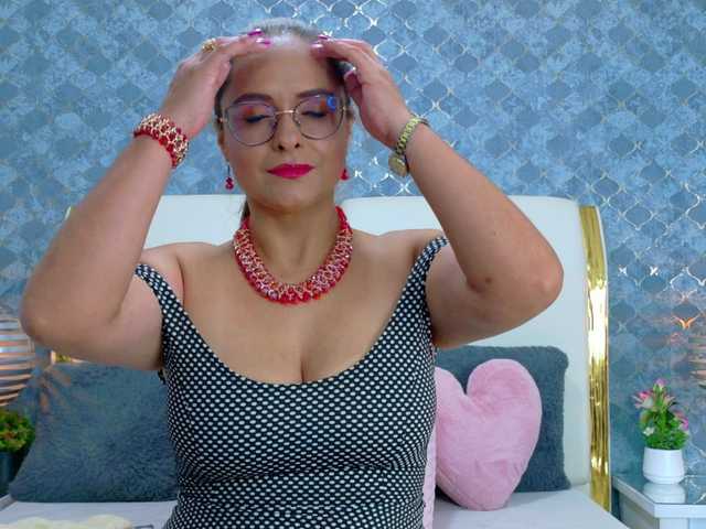 le modèle MarylinsVega est en webcam porno dans un show sur le site bongacams, il possède les tags suivants: Latino/Hispanic,Redhead,Shaved