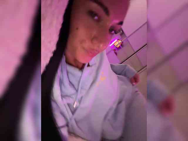 _UkRaiNo4Ka_ webcam