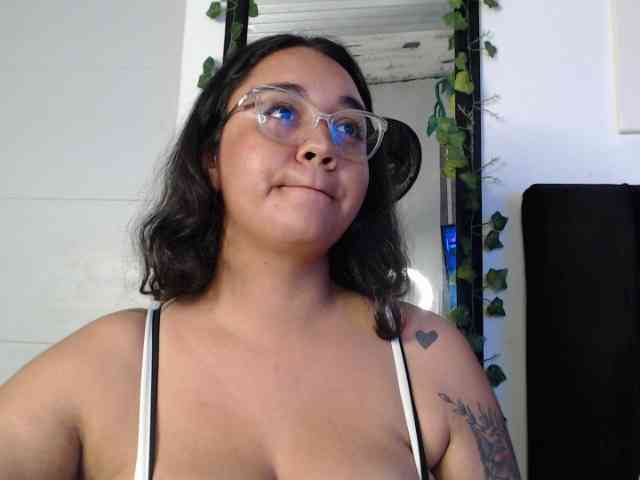 alexdra24 webcam