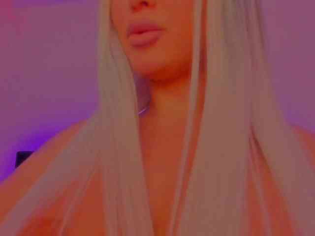 SashaGold1999 webcam
