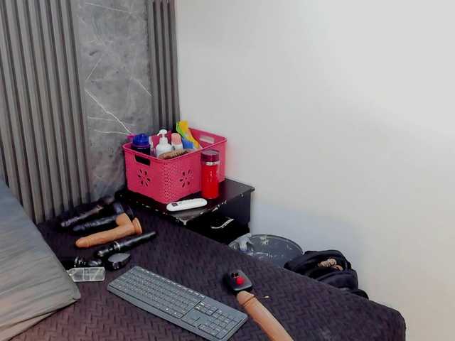  LauraSaenz01 chat room