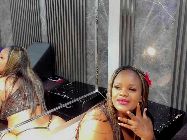  LauraSaenz01 chat room