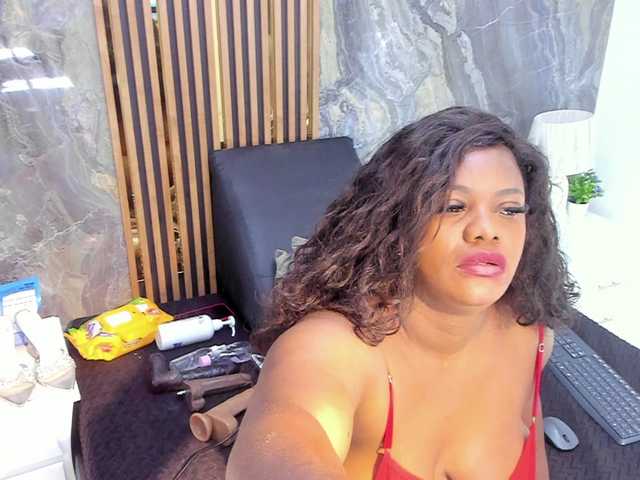  LauraSaenz01 chat room