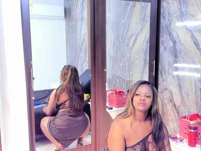 free chat now adult LauraSaenz01