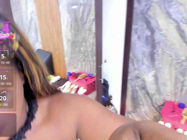 Модель: LauraSaenz01