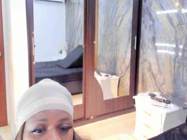 LauraSaenz01 webcam