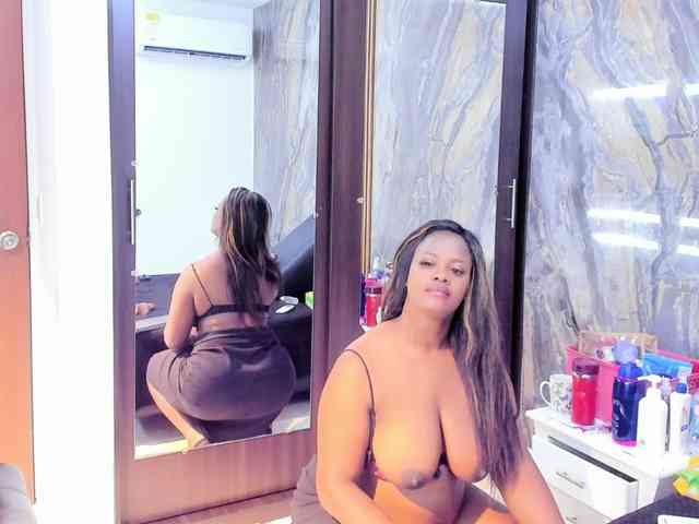 LauraSaenz01 webcam