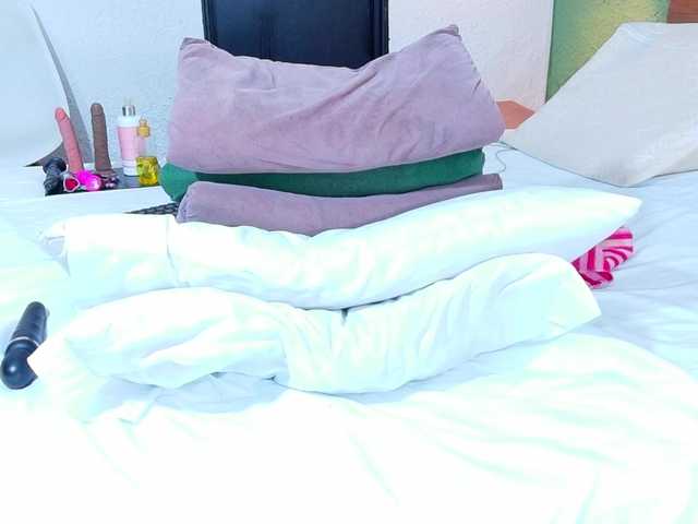 DANAABROWN's BongaCams show and profile