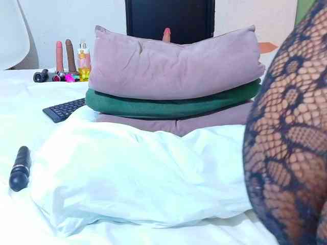 DANAABROWN webcam