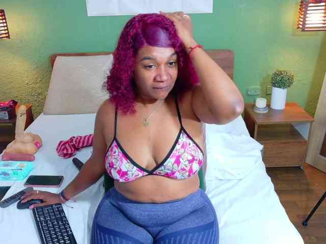 DANAABROWN webcam