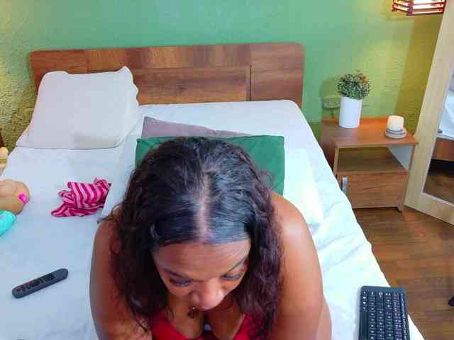 DANAABROWN webcam
