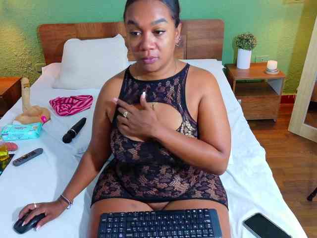 DANAABROWN webcam