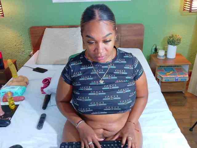 DANAABROWN webcam