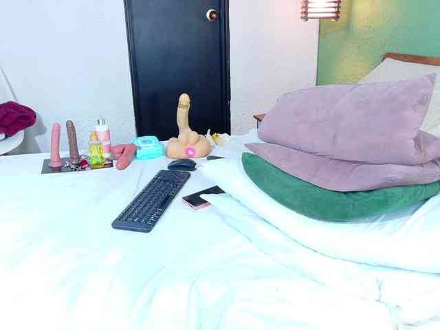 DANAABROWN webcam