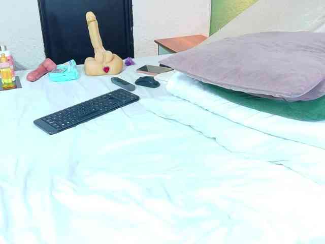 DANAABROWN webcam