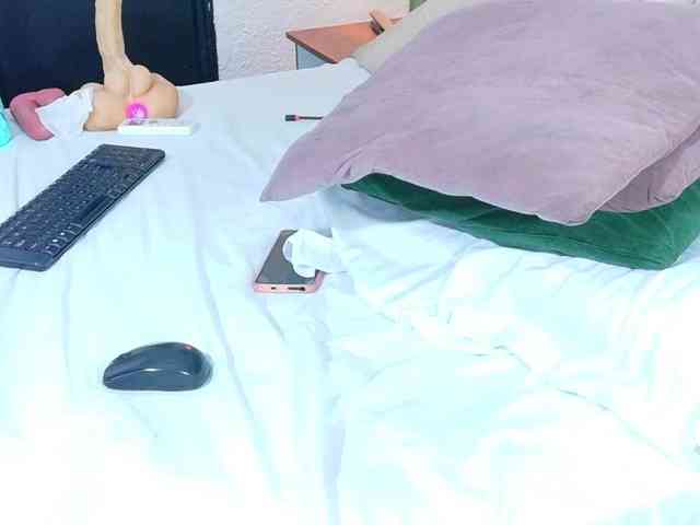 DANAABROWN webcam