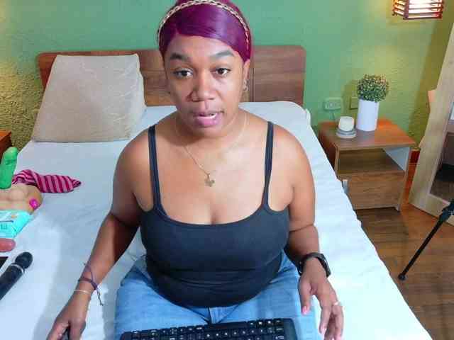 DANAABROWN webcam