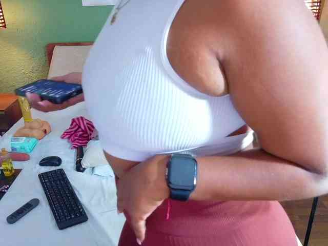 DANAABROWN webcam
