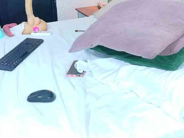 DANAABROWN webcam