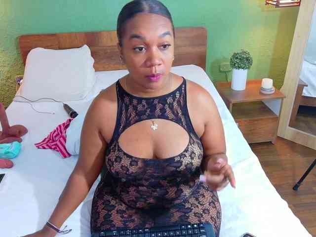 DANAABROWN webcam