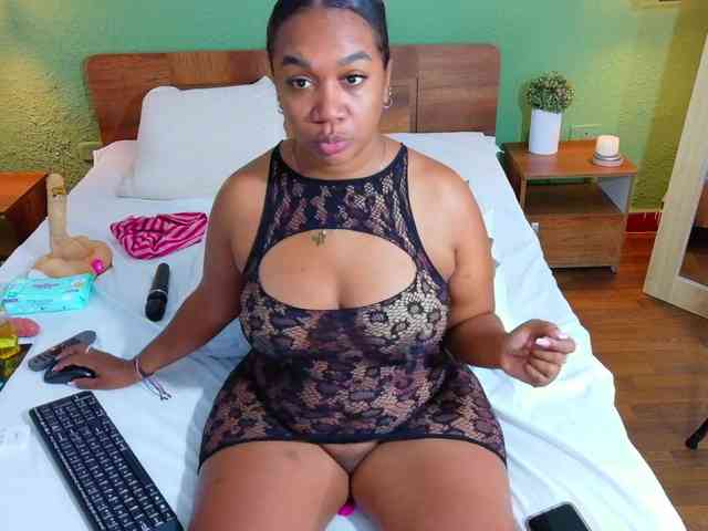 DANAABROWN webcam