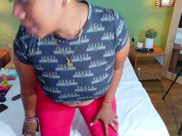 DANAABROWN webcam