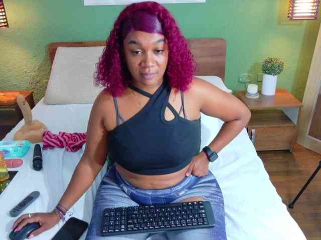 DANAABROWN webcam