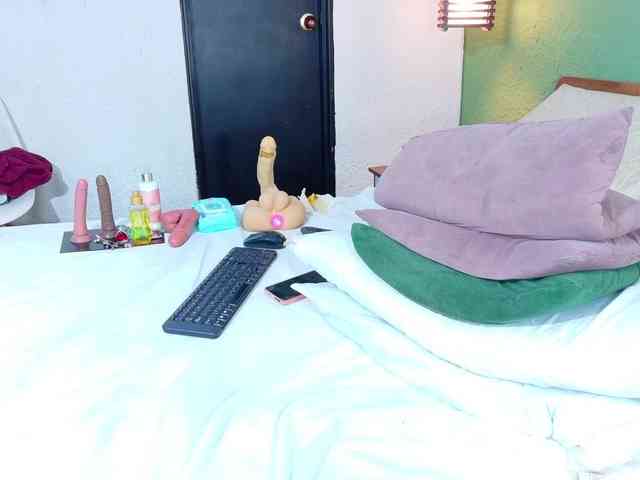 DANAABROWN webcam