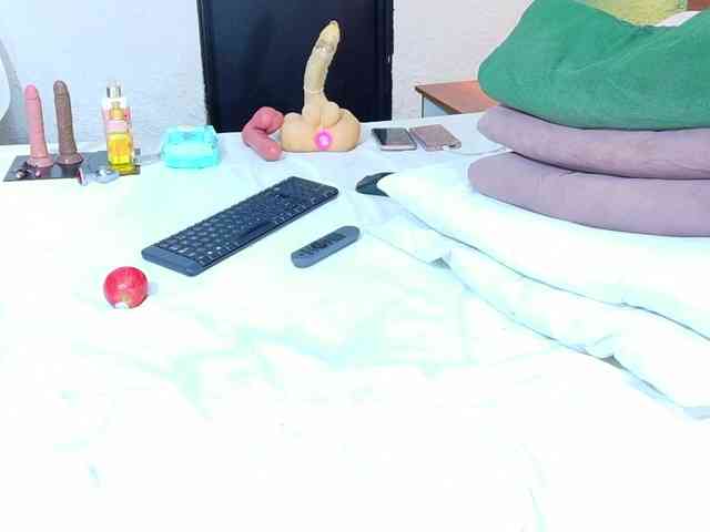 DANAABROWN webcam