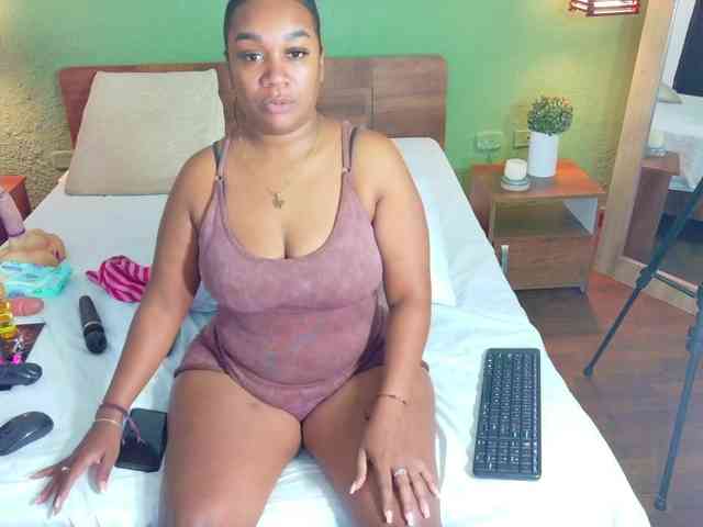 DANAABROWN webcam