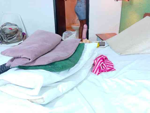 DANAABROWN webcam
