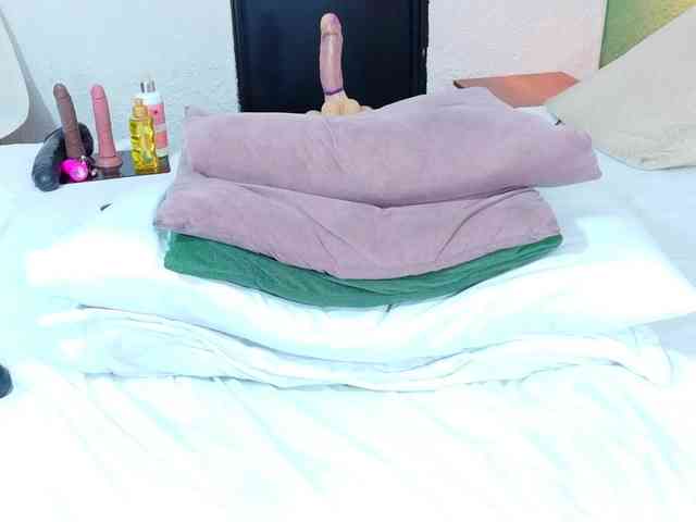 DANAABROWN webcam